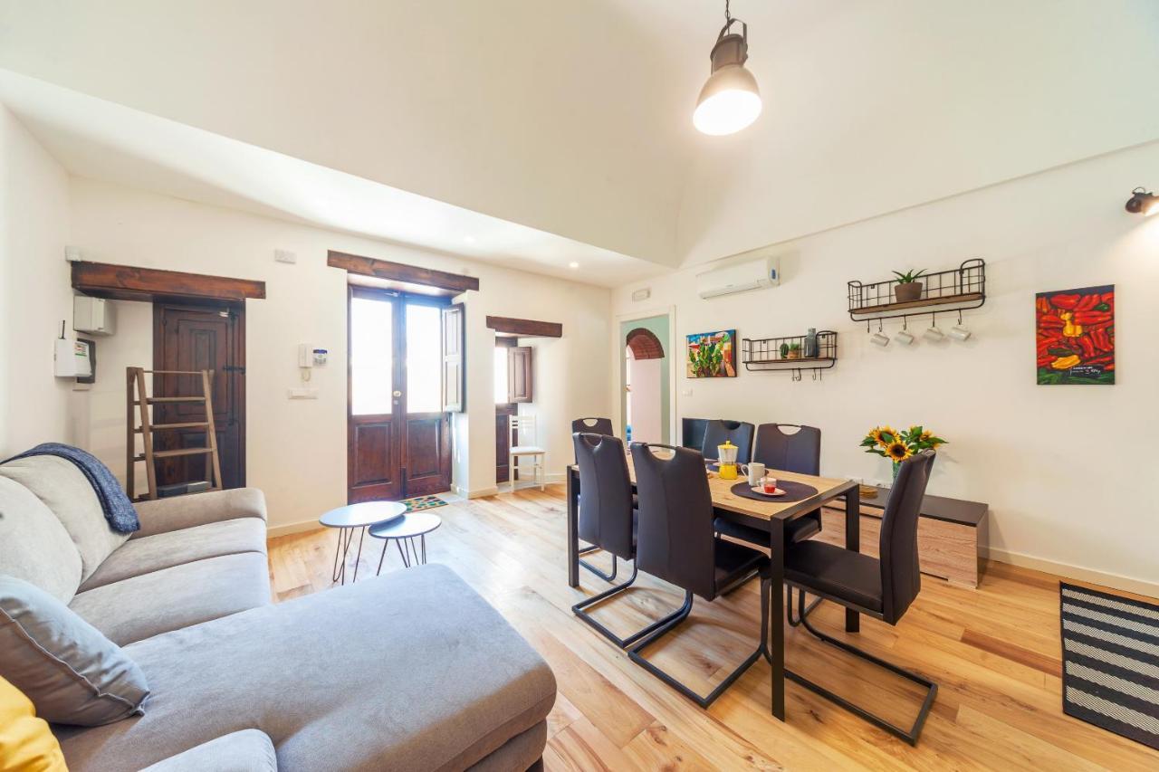 Vakalu-Piazza Duomo Charming Apartment Syracuse Ngoại thất bức ảnh